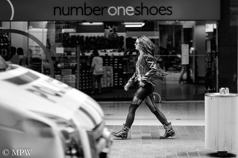 Auckland City street photo, Queent St, black and white